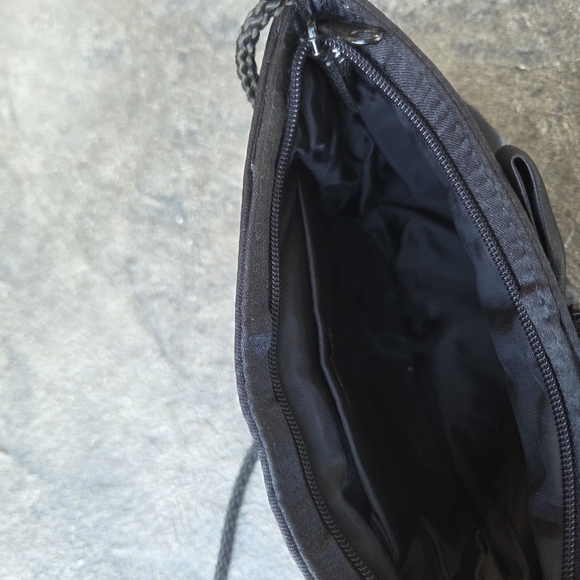 Vintage Chateau Elegant Black Satin Evening Bag With Bow And Rhinstone Accent - Picture 5 of 7